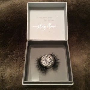 Lilly lashes the wedding lash